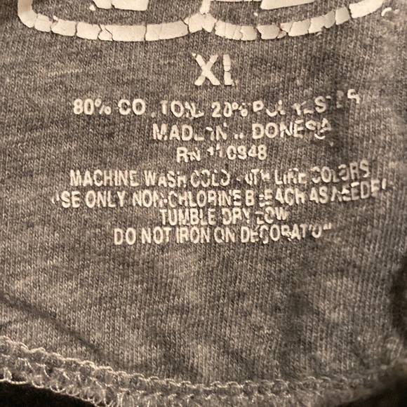 Men’s 1/4 Zip Mizzou Sweatshirt, Grey on Collar, XL, Black with Gold writing. - Picture 9 of 9